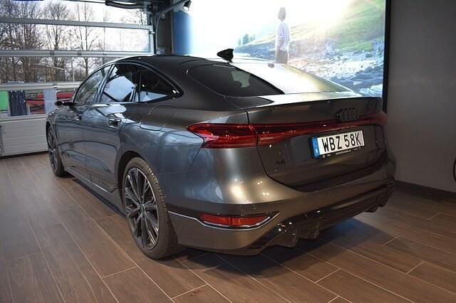 Begagnad Audi e-tron Sportback S-Line 314 kW (428 HK) 2025 Daytonagrå pärleffekt SUV