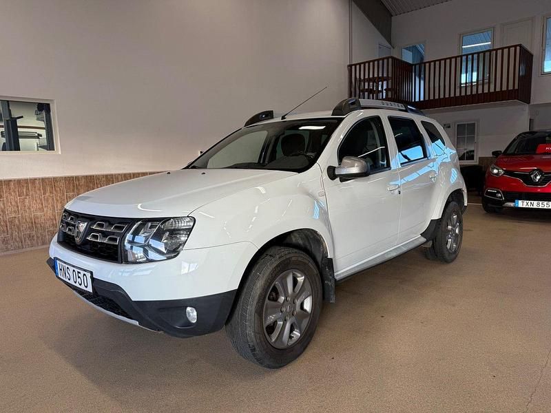 Vit Begagnad 2016 Dacia Duster Lauréate SUV | 69 900 kr (Marknadspris) - Bild 1/4