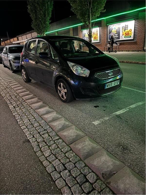 Svart Begagnad 2011 Kia Venga Halvkombi | 30 000 kr (Bra pris) - Bild 1/1