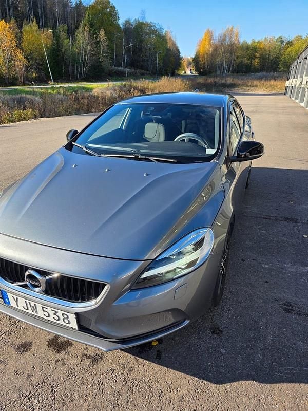Begagnad Volvo V40 120 HK (88 kW) 2017