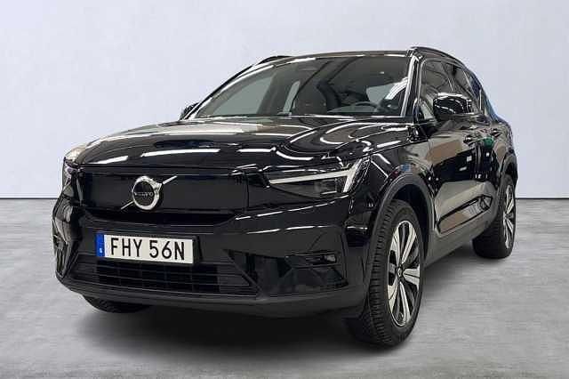 Svart Begagnad 2022 Volvo XC40 Plus SUV | 324 900 kr - Bild 1/4