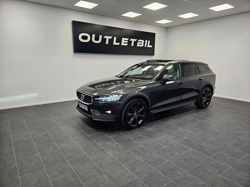 Begagnad Volvo V60 CC 190 HK (139 kW) 2020 Grå Kombi