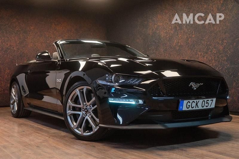 Svart Begagnad 2018 Ford Mustang GT Convertible Cab | 518 500 kr (Dyr) - Bild 1/4