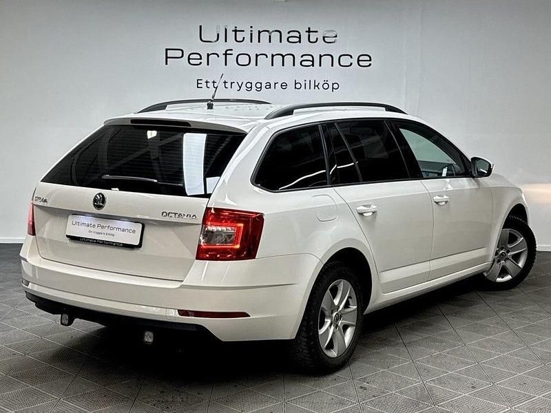 Begagnad Skoda Octavia 116 HK (85 kW) 2019 Vit Kombi