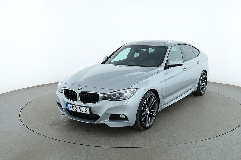 Silver Begagnad 2015 BMW 330 Gran Turismo M Sport Halvkombi | 217 000 kr (Marknadspris) - Bild 1/4