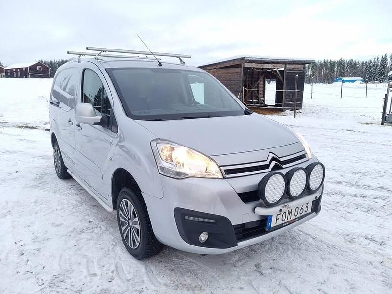 Begagnad Citroën Berlingo 99 HK (72 kW) 2015 Minibuss