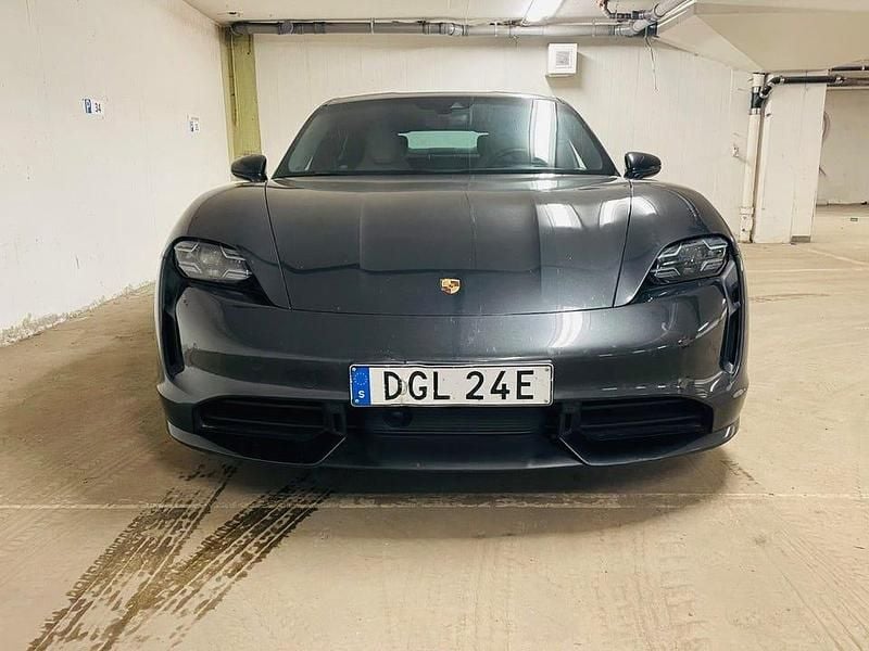 Begagnad Porsche Taycan Turbo 500 kW (680 HK) 2020 Mörkgrå Sedan