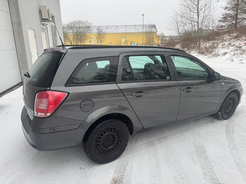 Begagnad Opel Astra 115 HK (84 kW) 2010