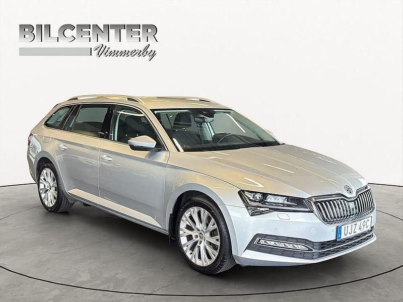 Silver Begagnad 2020 Skoda Superb Style Kombi | 247 500 kr (Marknadspris) - Bild 1/4