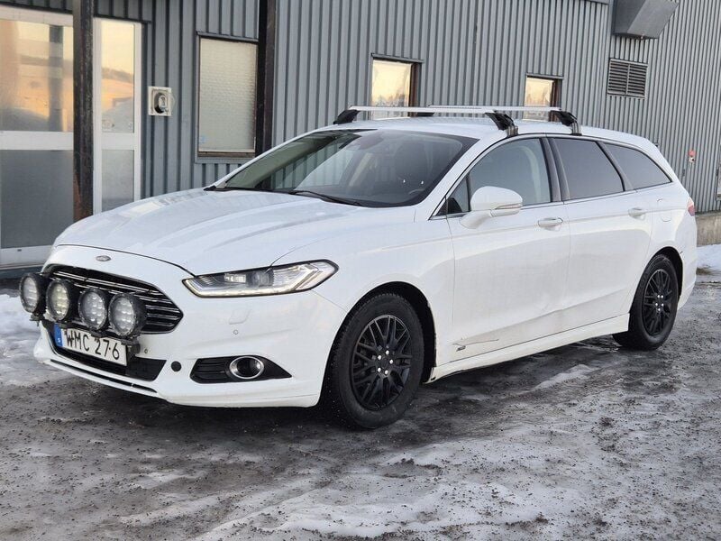 Vit Begagnad 2017 Ford Mondeo Titanium Kombi | 79 800 kr (Superpris) - Bild 1/4