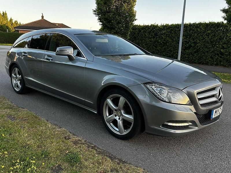 Silver Begagnad 2013 Mercedes CLS250 Shooting Brake Kombi | 139 000 kr - Bild 1/4