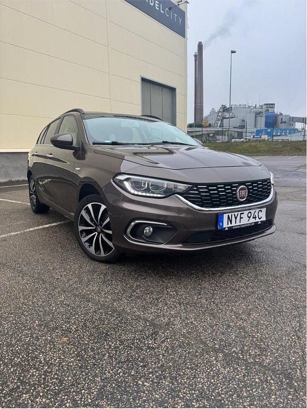 Brun Begagnad 2020 Fiat Tipo Kombi | 117 000 kr (Bra pris) - Bild 1/4