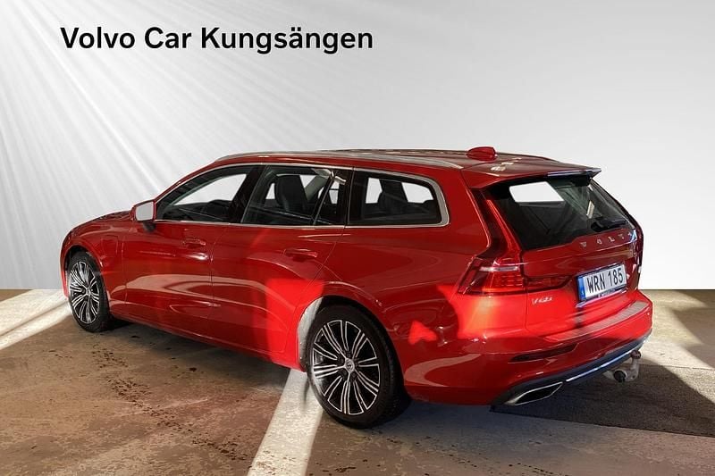 Begagnad Volvo V60 Inscription 340 HK (250 kW) 2021 Röd Kombi