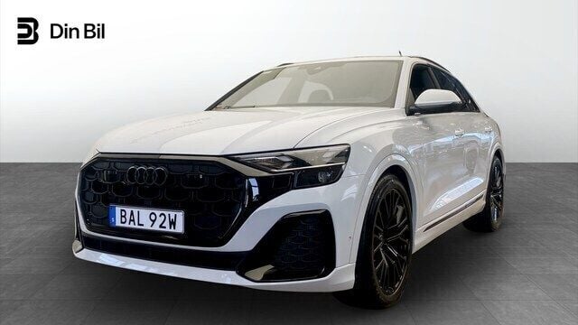 Glaciärvit metallic Begagnad 2024 Audi Q8 S-Line SUV | 1 099 000 kr - Bild 1/4