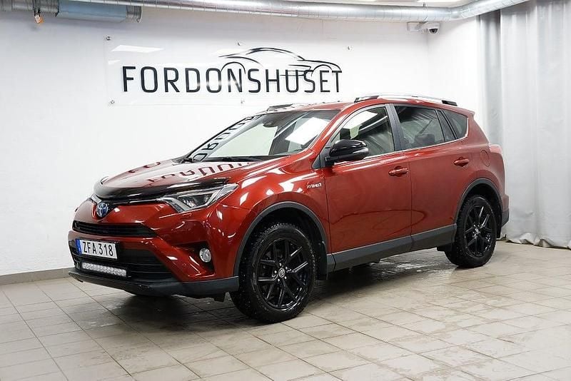 Röd Begagnad 2017 Toyota RAV4 Hybrid Edition SUV | 229 000 kr (Marknadspris) - Bild 1/4
