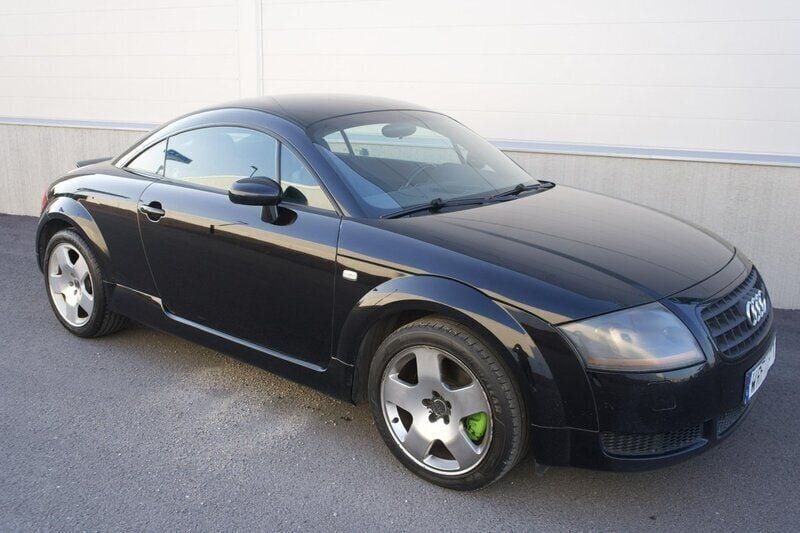 Svart Begagnad 2004 Audi TT Sportkupé | 49 900 kr (Marknadspris) - Bild 1/4