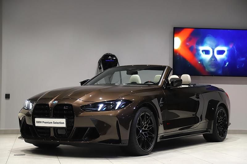 Brun Begagnad 2025 BMW M4 Competition Edition Cab | 1 259 000 kr (Marknadspris) - Bild 1/3