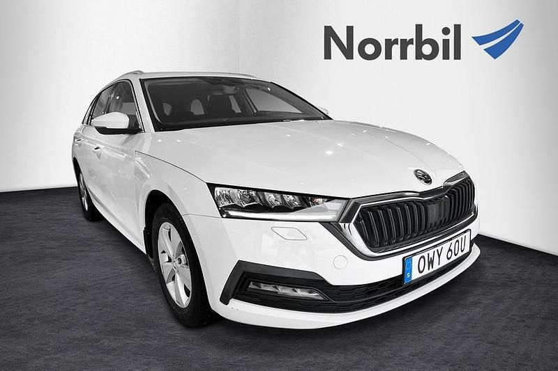 Candy white Begagnad 2023 Skoda Octavia Ambition Kombi | 254 900 kr (Bra pris) - Bild 1/4