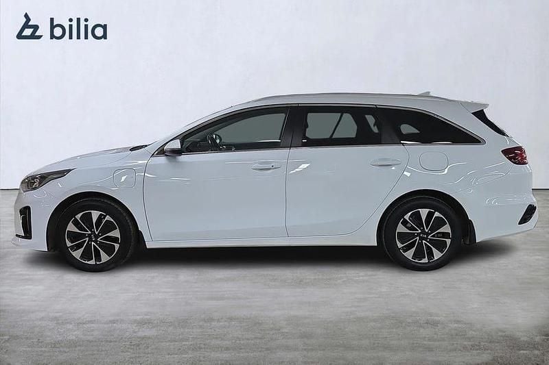 Begagnad Kia Ceed Sportswagon 143 HK (105 kW) 2021 Vit Kombi