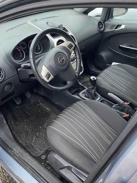 Begagnad Opel Corsa 80 HK (58 kW) 2007 Halvkombi
