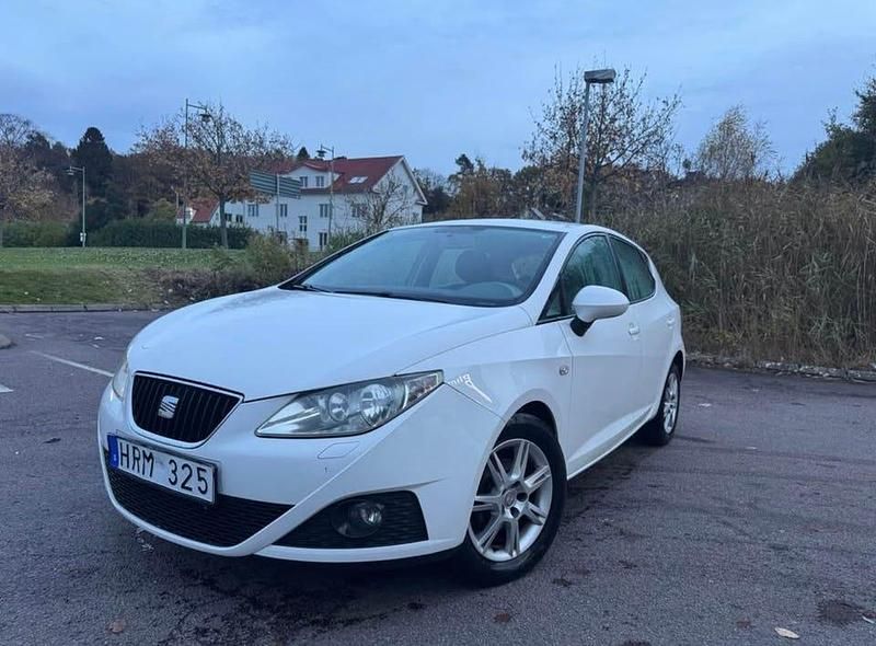 Begagnad 2010 Seat Ibiza Halvkombi | 34 900 kr (Marknadspris) - Bild 1/4