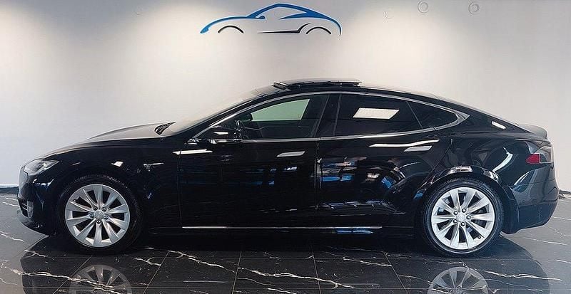 Svart Begagnad 2017 Tesla Model S Sedan | 249 900 kr (Lite dyr) - Bild 1/4