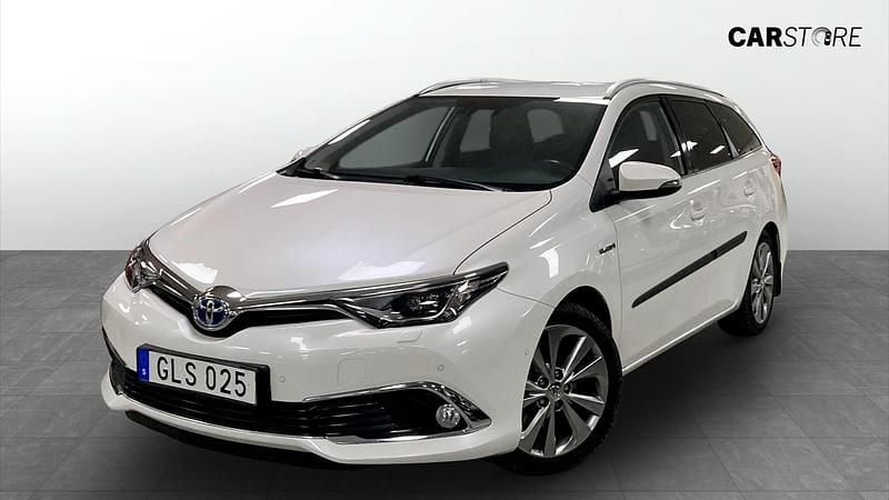 Vit Begagnad 2015 Toyota Auris Touring Sports Kombi | 129 900 kr (Marknadspris) - Bild 1/4