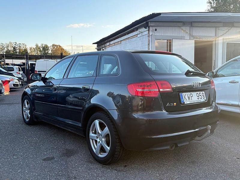 Begagnad Audi A3 Sportback 105 HK (77 kW) 2010 Grå Halvkombi