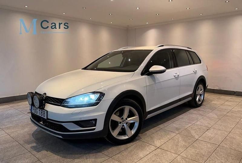 Vit Begagnad 2016 VW Golf Alltrack Kombi | 119 900 kr (Bra pris) - Bild 1/4