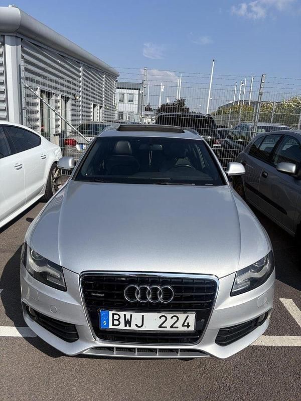 Silver Begagnad 2009 Audi A4 S-Line Kombi | 124 900 kr (Lite dyr) - Bild 1/4