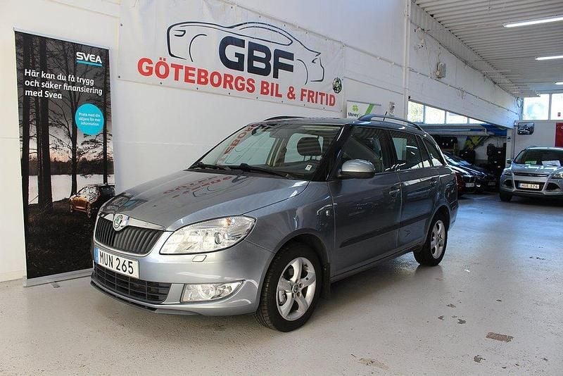 Silver Begagnad 2012 Skoda Fabia Elegance Kombi | 69 900 kr (Lite dyr) - Bild 1/4