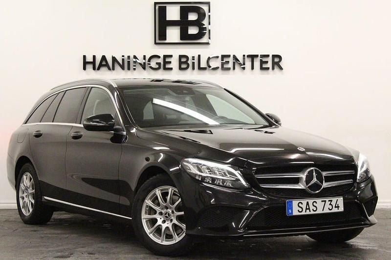 Begagnad Mercedes C220 Avantgarde 194 HK (142 kW) 2019 Svart