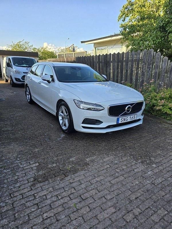 Vit Begagnad 2019 Volvo V90 Kombi | 215 000 kr (Marknadspris) - Bild 1/4