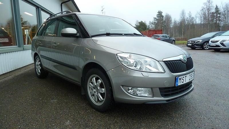 Begagnad Skoda Fabia Elegance 86 HK (63 kW) 2012 Brun Kombi