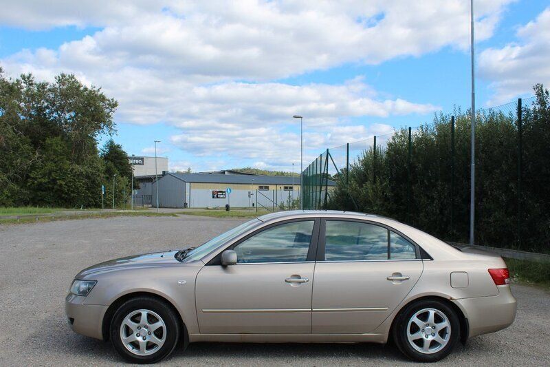 Ljusbrun Begagnad 2006 Hyundai Sonata Sedan | 29 900 kr - Bild 1/4