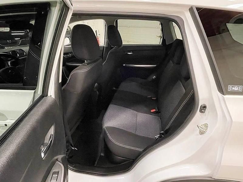 Begagnad Suzuki Vitara 102 HK (75 kW) 2023 Vit SUV