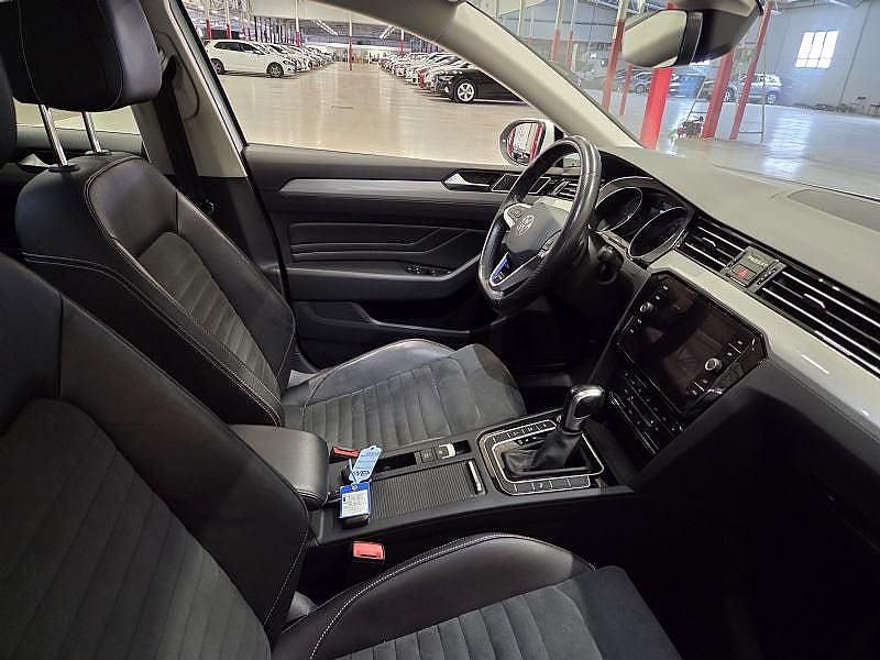 Begagnad VW Passat GTE 156 HK (114 kW) 2022 Vit Kombi