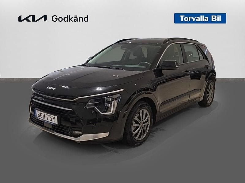 Svart Begagnad 2023 Kia Niro SUV | 339 900 kr (Marknadspris) - Bild 1/3