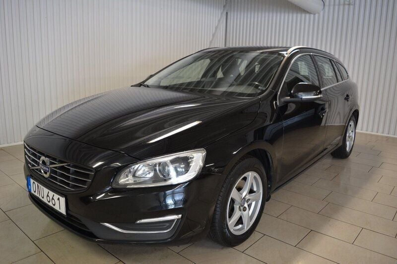 Svart Begagnad 2016 Volvo V60 Momentum Kombi | 128 000 kr (Bra pris) - Bild 1/3