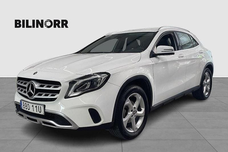 Vit Begagnad 2019 Mercedes GLA200 SUV | 289 900 kr (Dyr) - Bild 1/4