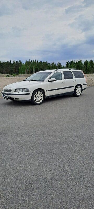 Vit Begagnad 2001 Volvo V70 Kombi | 6 500 kr (Superpris) - Bild 1/2