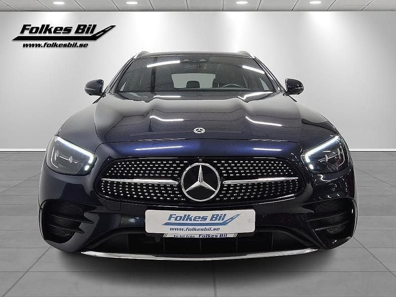 Begagnad Mercedes E400 AMG 330 HK (242 kW) 2022 Marinblå metallic Kombi