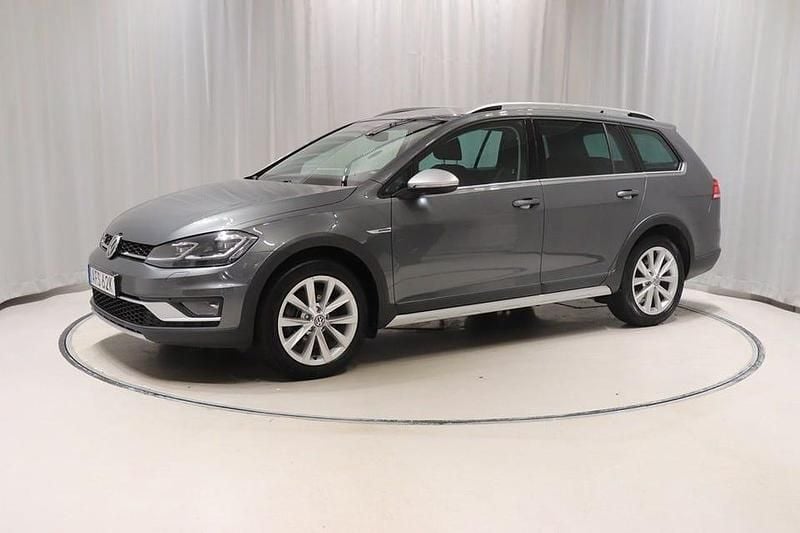 Indium grey metallic Begagnad 2020 VW Golf Alltrack Kombi | 194 800 kr (Bra pris) - Bild 1/4