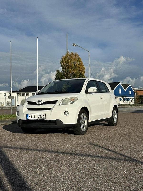Vit Begagnad 2009 Toyota Urban Cruiser SUV | 36 000 kr (Lite dyr) - Bild 1/4