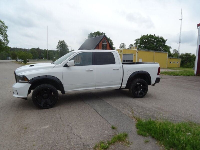 Vit Begagnad 2015 Dodge Ram Pickup | 289 500 kr (Marknadspris) - Bild 1/4