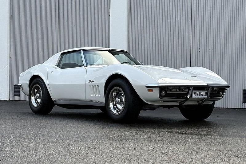 Vit Begagnad 1969 Chevrolet Corvette Stingray Sportkupé | 385 000 kr - Bild 1/4