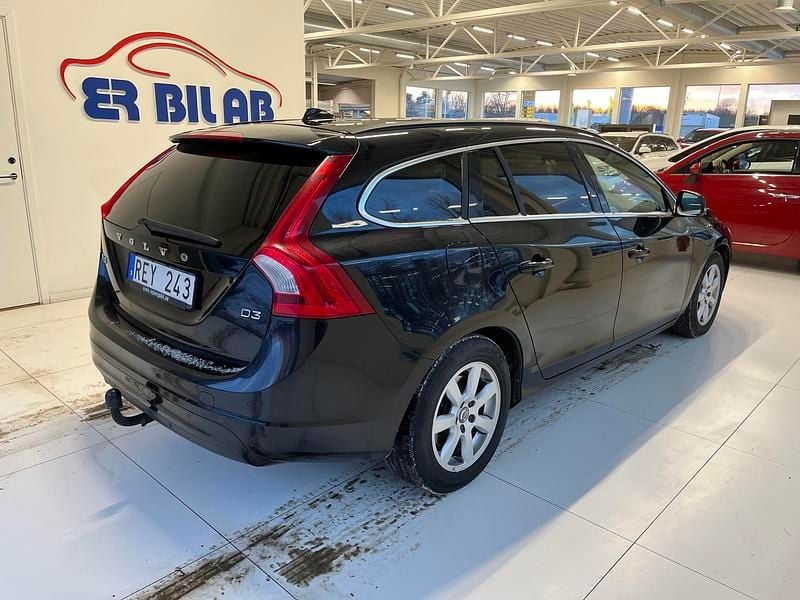 Svart Begagnad 2013 Volvo V60 SE Kombi | 89 900 kr (Superpris) - Bild 1/4