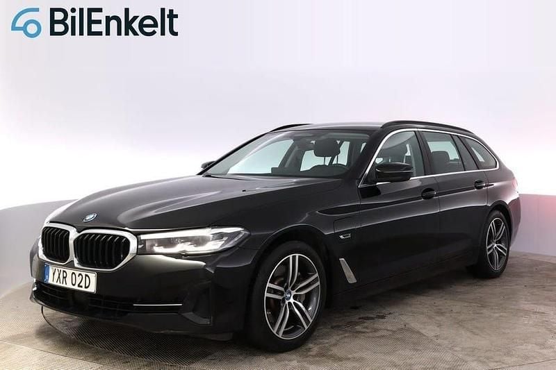 Begagnad BMW 530 295 HK (216 kW) 2022 Svart Kombi