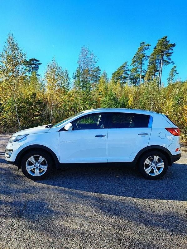 Vit Begagnad 2013 Kia Sportage EX SUV | 75 000 kr (Bra pris) - Bild 1/4
