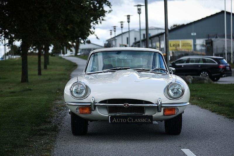 Begagnad Jaguar E-Type 269 HK (197 kW) 1971 Vit Sportkupé